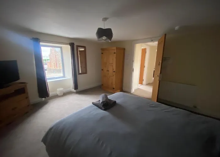 Little Ship Inn Rooms