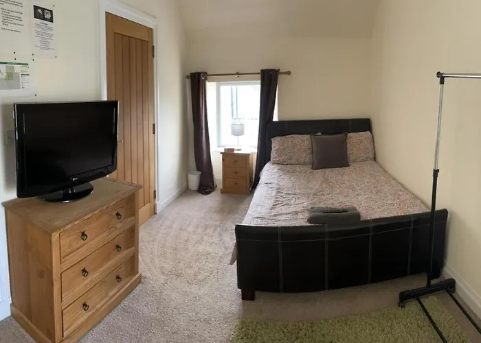 Little Ship Inn Rooms
